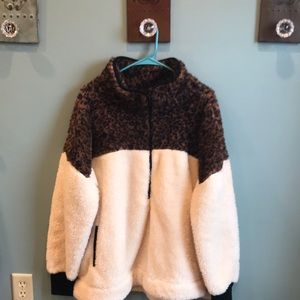 LuLaRoe Nancy Pullover.